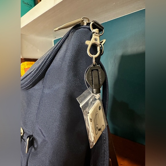 NEW Travelon Classic Convertible Backpack / Shoulder Bag for Traveling Security - Picture 7 of 13